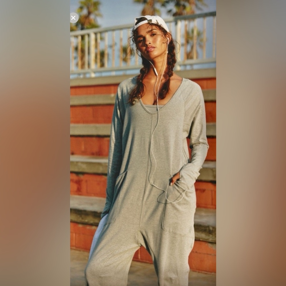 NWT✨SOLD OUT✨FREE PEOPLE HOT SHOT LONG SLEEVE ONESIE